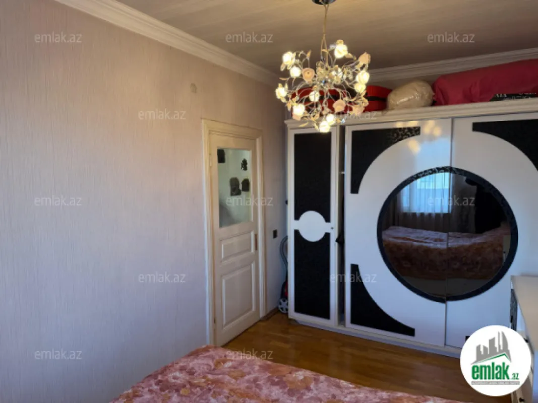 Satılır 4 otaqlı köhnə tikili 86.7 m²