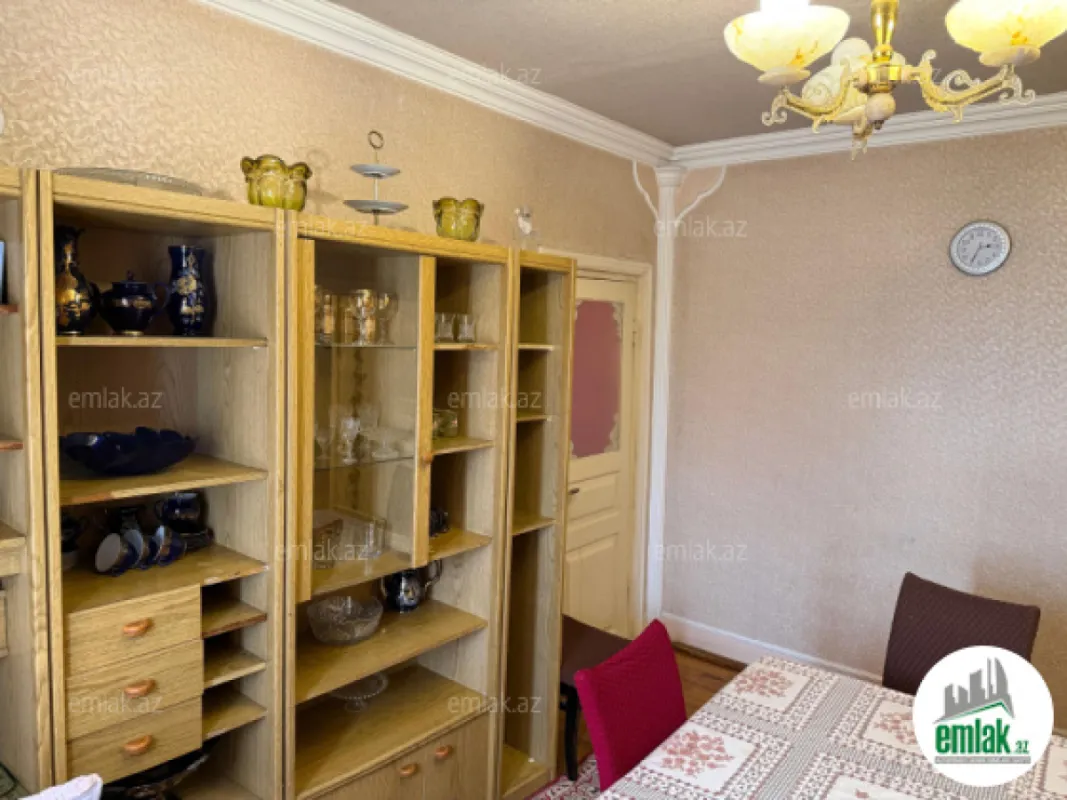 Satılır 4 otaqlı köhnə tikili 86.7 m²