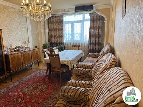 Satılır 4 otaqlı köhnə tikili 86.7 m²