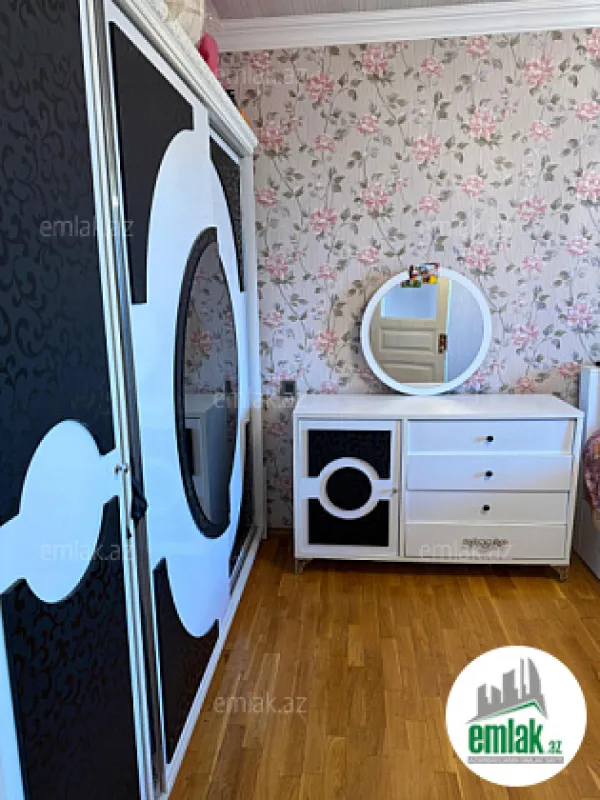 Satılır 4 otaqlı köhnə tikili 86.7 m²