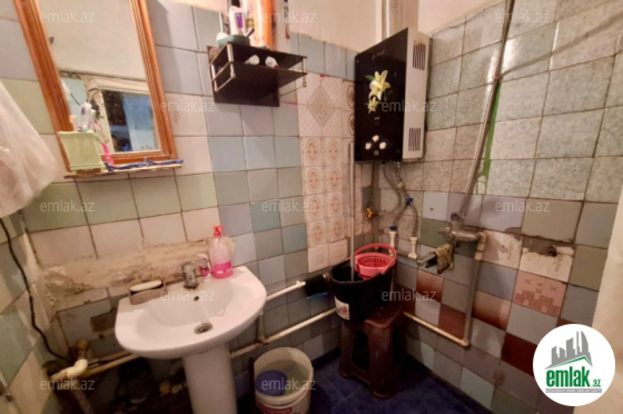 Satılır 2 otaqlı köhnə tikili 53 m²