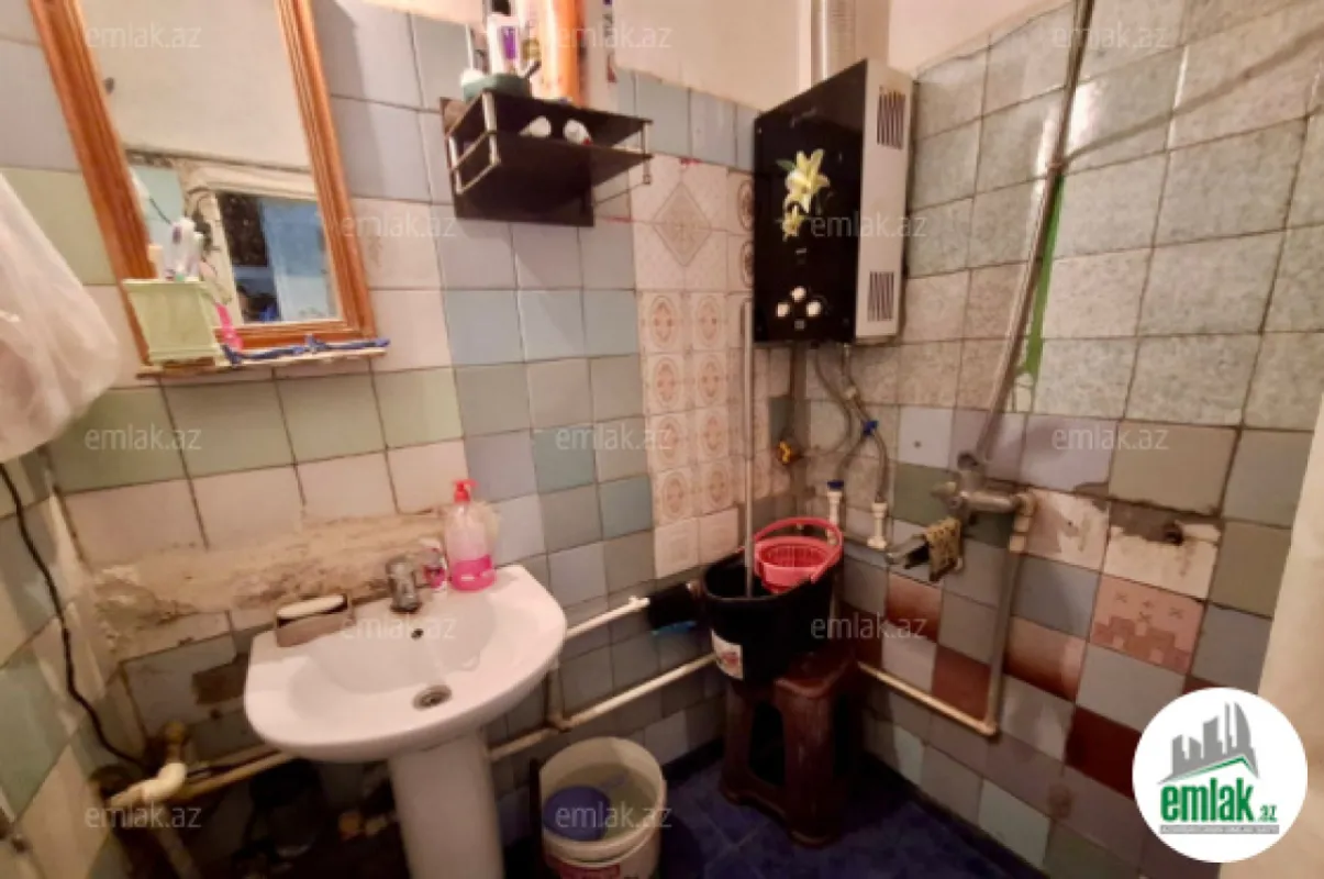 Satılır 2 otaqlı köhnə tikili 53 m²