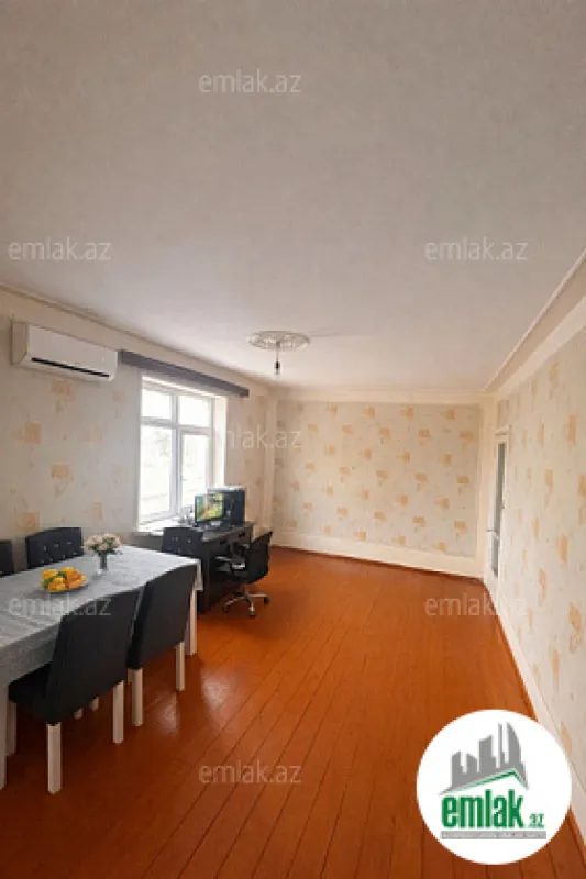 Satılır 2 otaqlı köhnə tikili 53 m²