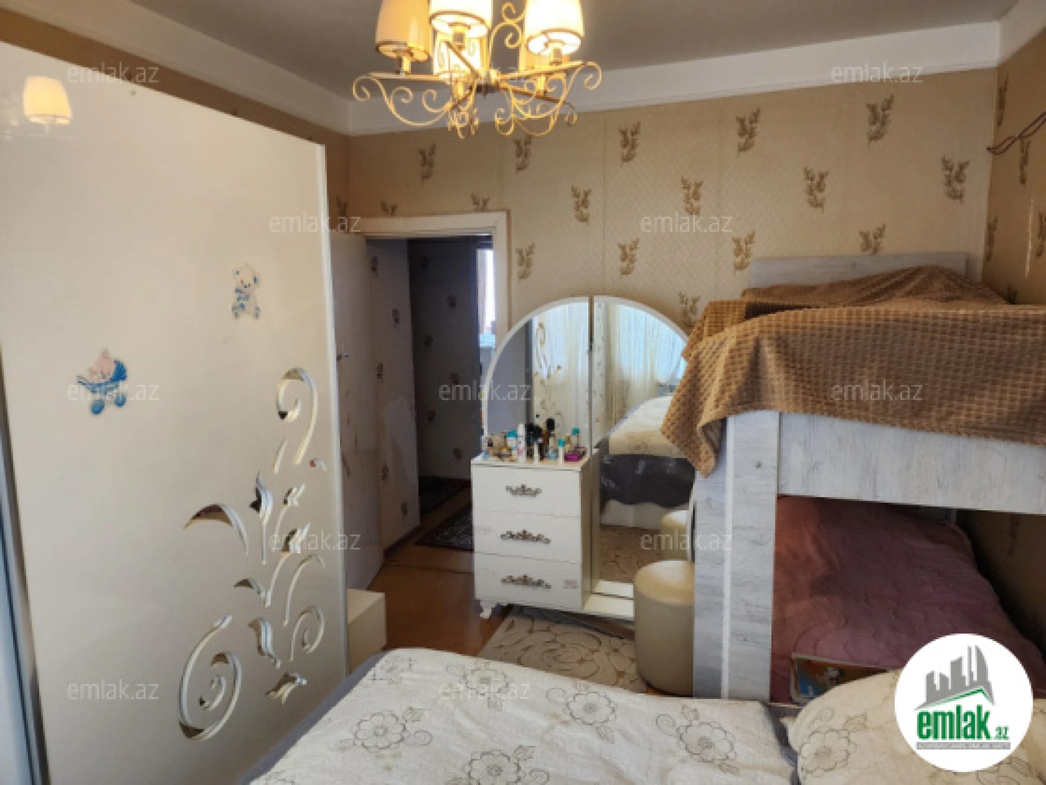 Satılır 3 otaqlı köhnə tikili 80 m²