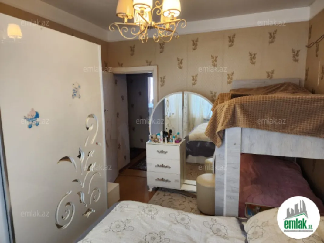 Satılır 3 otaqlı köhnə tikili 80 m²