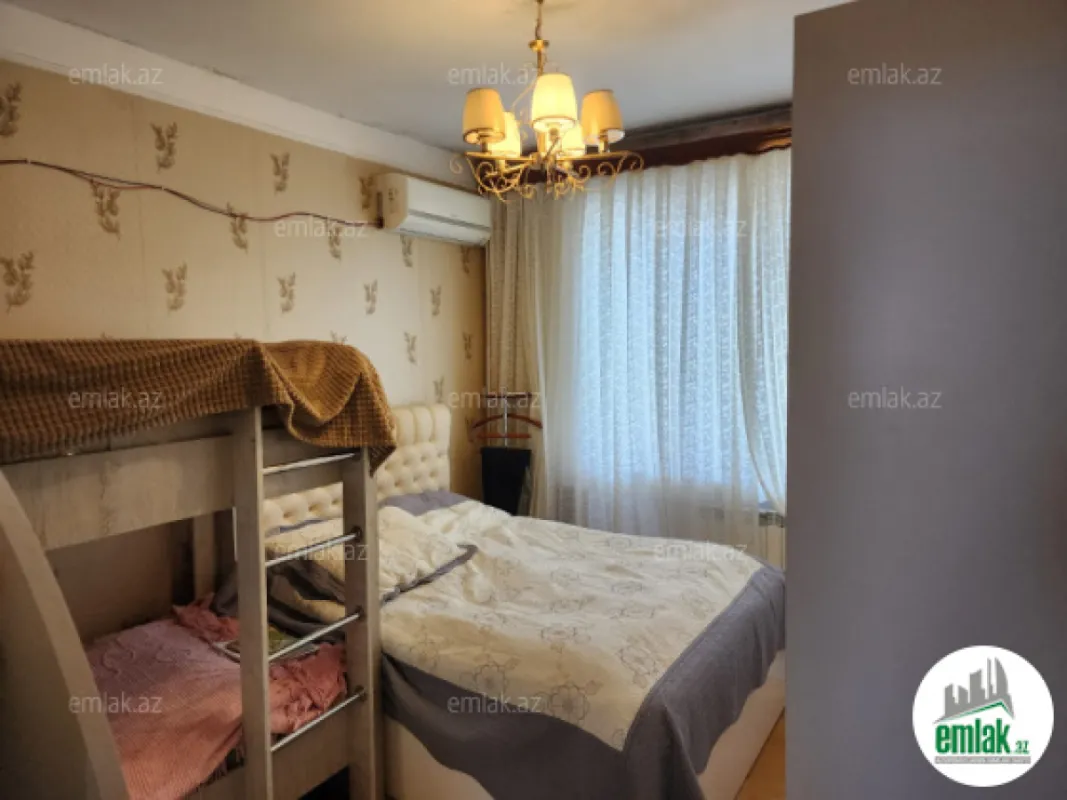 Satılır 3 otaqlı köhnə tikili 80 m²