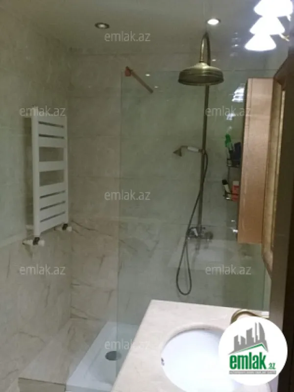 Satılır 2 otaqlı yeni tikili 80 m²