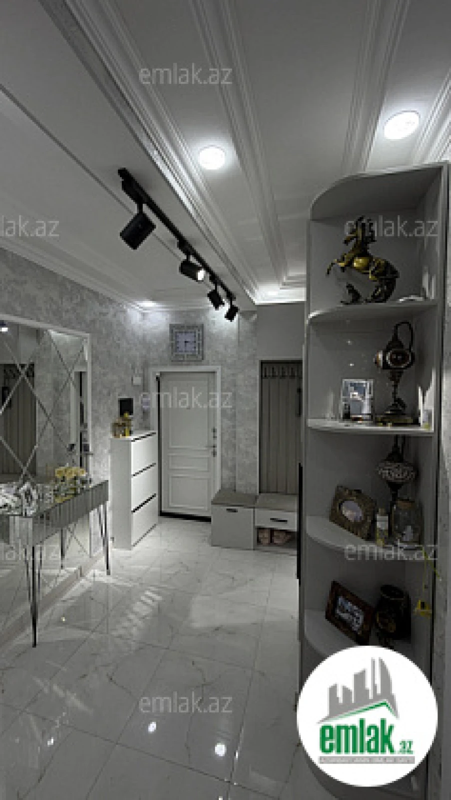 Satılır 2 otaqlı yeni tikili 68 m²