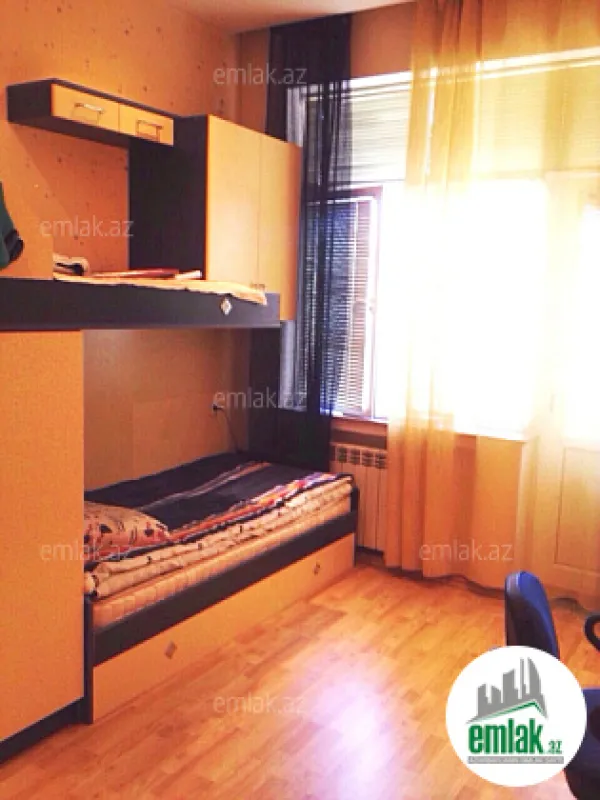 Satılır 3 otaqlı yeni tikili 80 m²