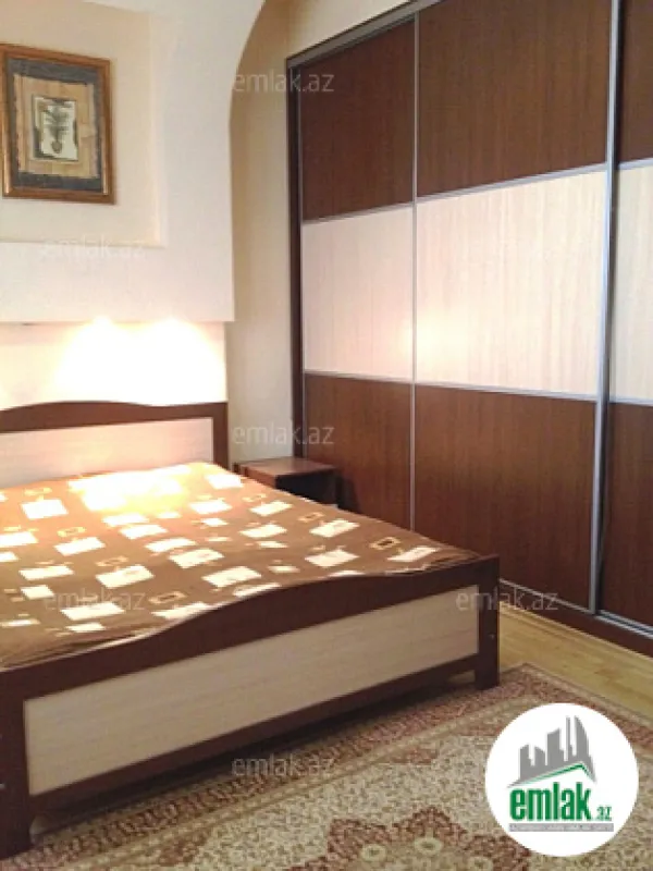 Satılır 3 otaqlı yeni tikili 80 m²