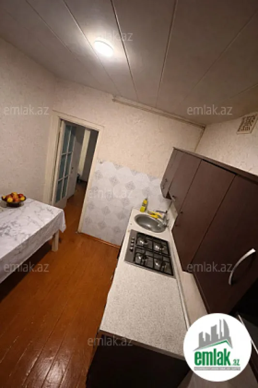 Satılır 2 otaqlı köhnə tikili 50 m²