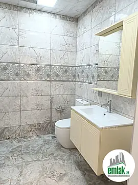 Satılır 3 otaqlı yeni tikili 80 m²