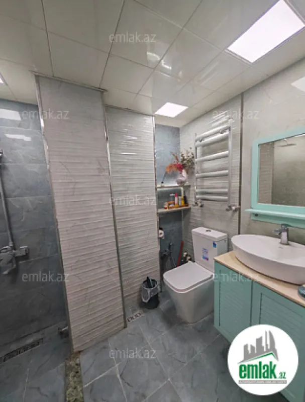 Satılır 3 otaqlı köhnə tikili 70 m²