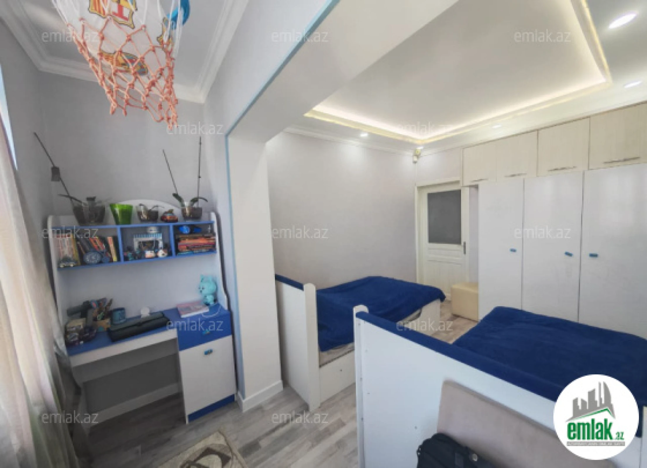 Satılır 3 otaqlı köhnə tikili 70 m²