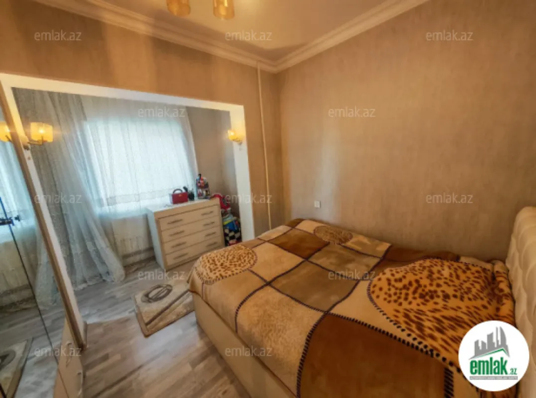 Satılır 3 otaqlı köhnə tikili 70 m²