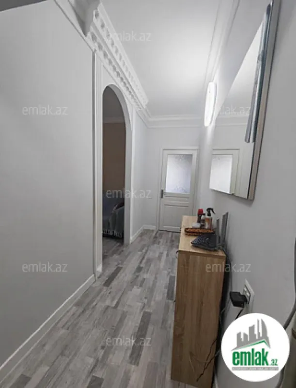 Satılır 3 otaqlı köhnə tikili 70 m²