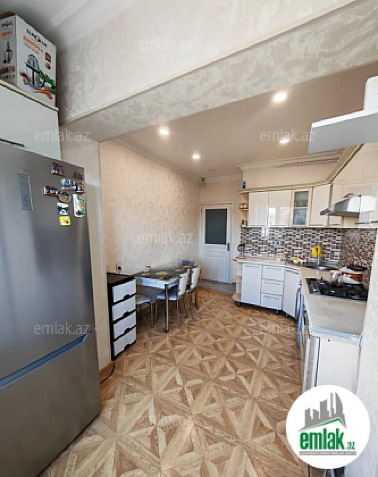 Satılır 3 otaqlı köhnə tikili 70 m²