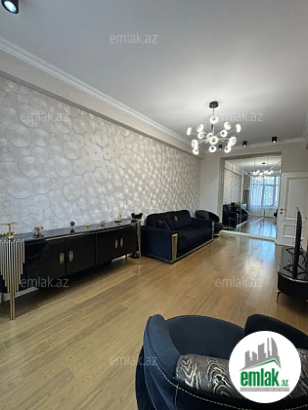 Satılır 3 otaqlı yeni tikili 125 m²