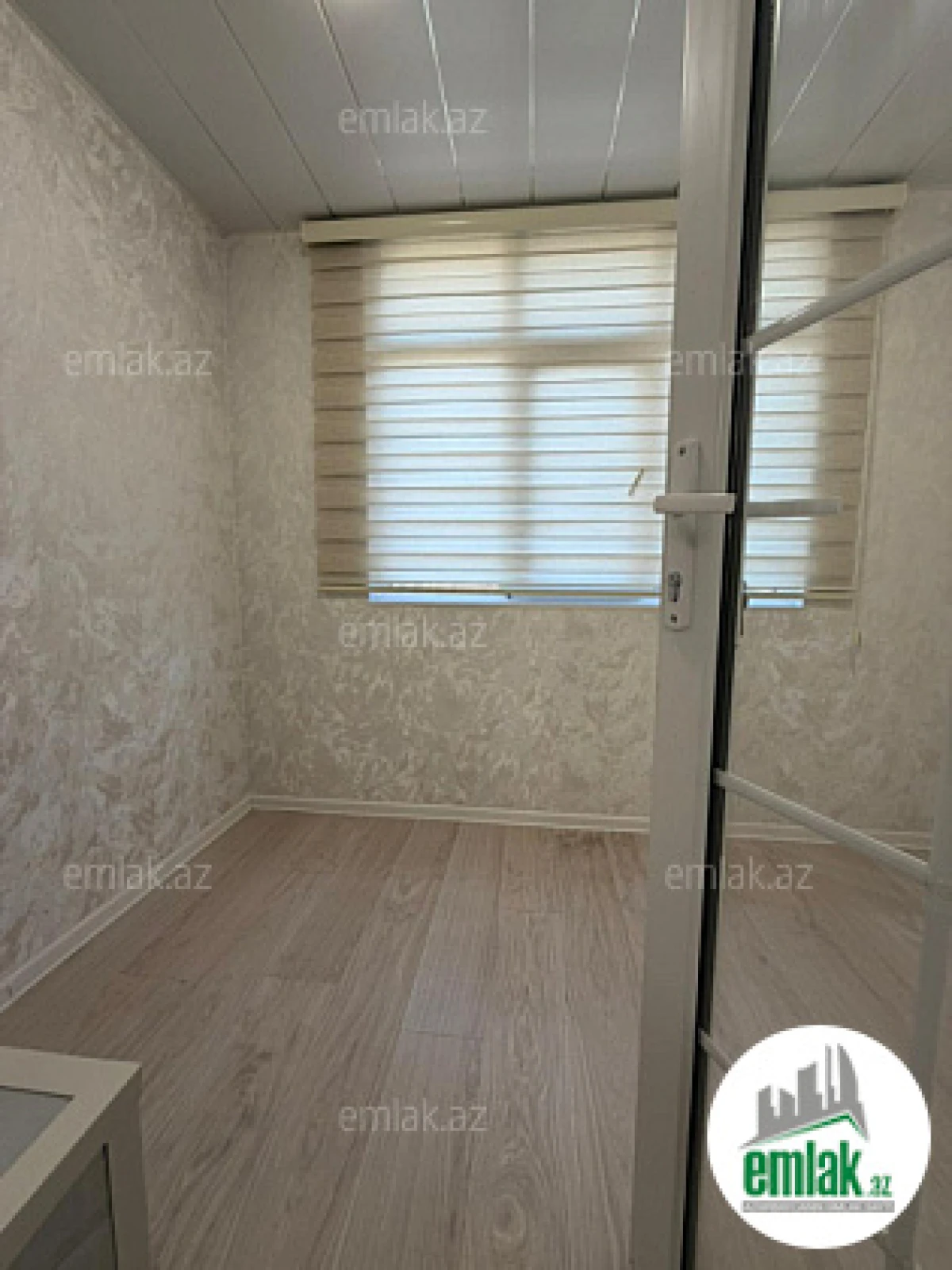 Satılır 3 otaqlı köhnə tikili 74 m²
