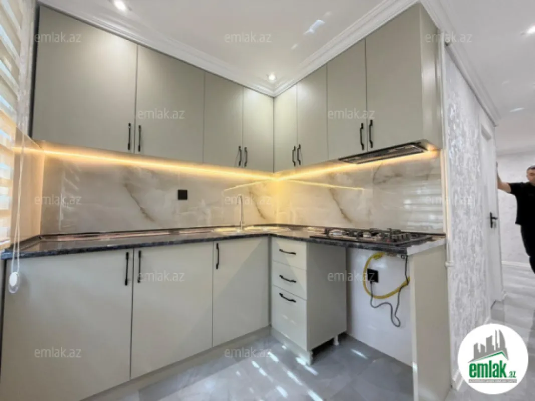 Satılır 3 otaqlı köhnə tikili 74 m²