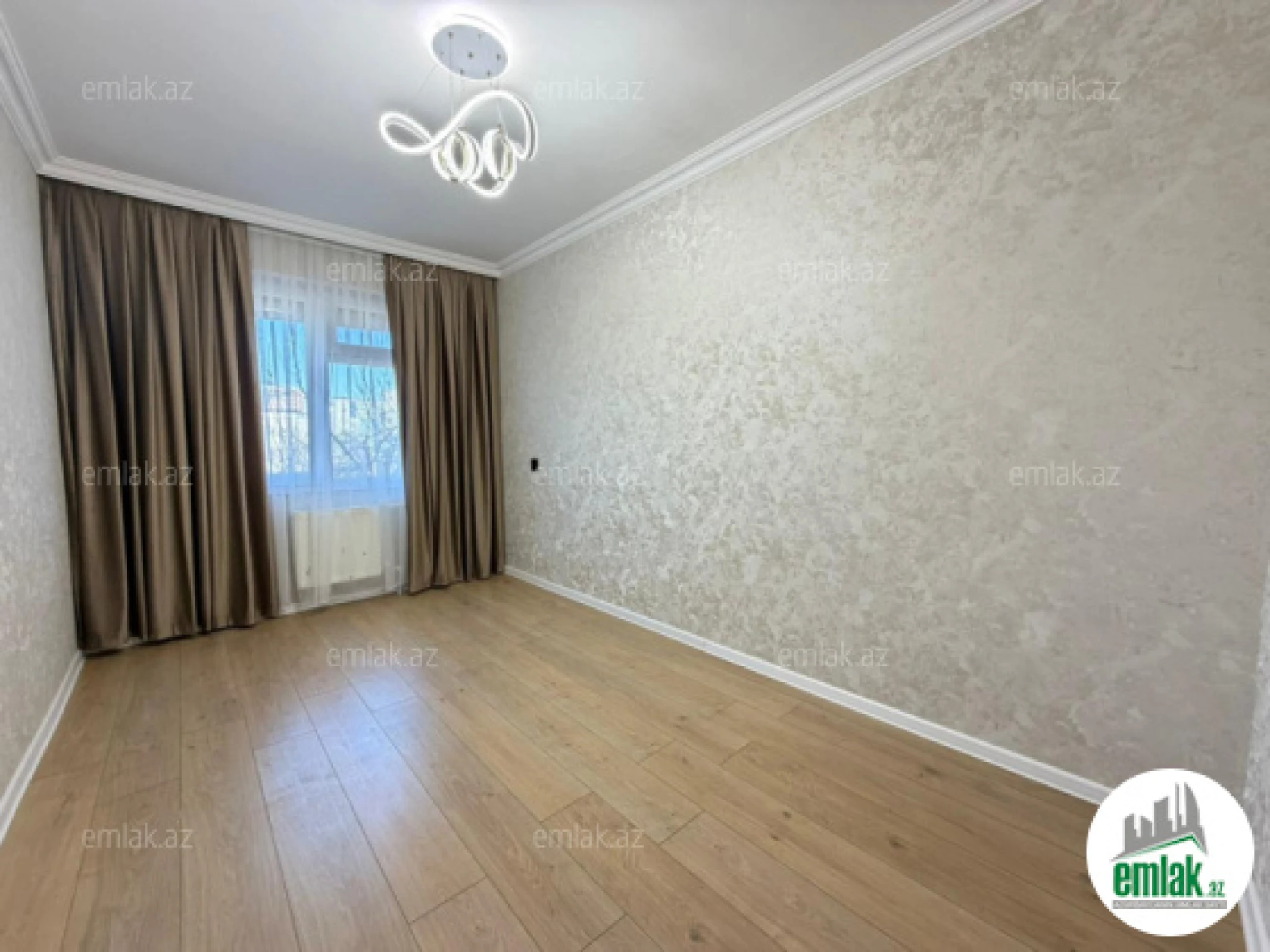 Satılır 3 otaqlı köhnə tikili 74 m²