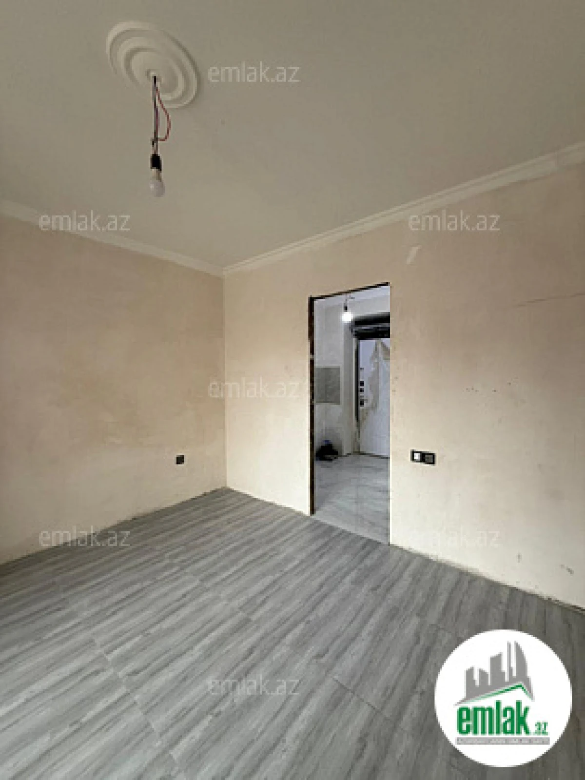 Satılır 1 otaqlı köhnə tikili 20 m²