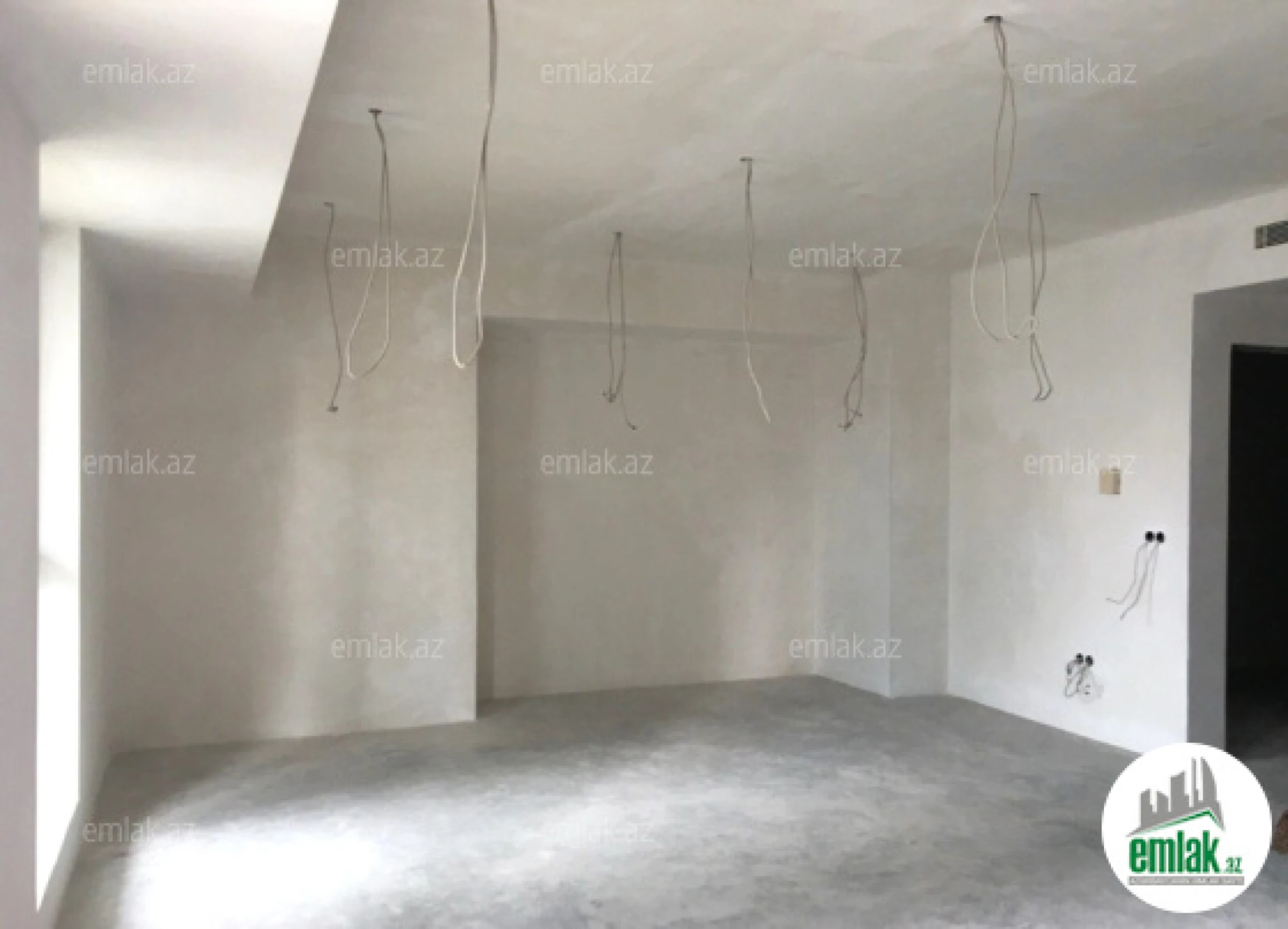 Satılır 4 otaqlı yeni tikili 180 m²