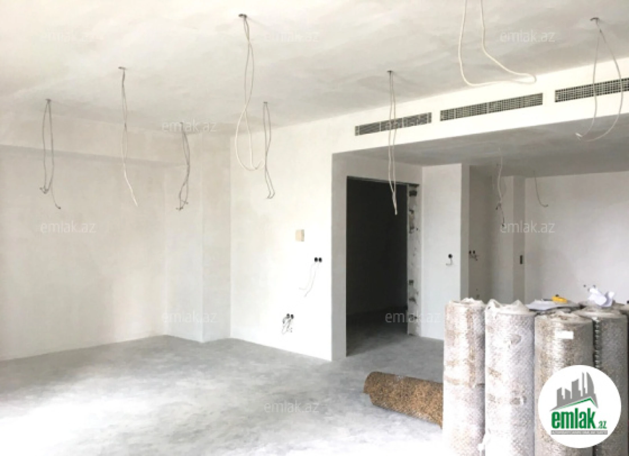 Satılır 4 otaqlı yeni tikili 180 m²