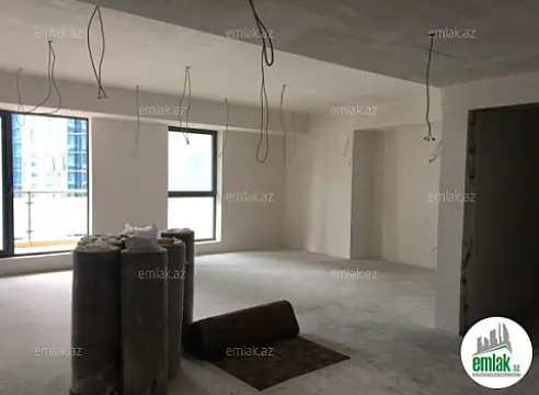 Satılır 4 otaqlı yeni tikili 180 m²