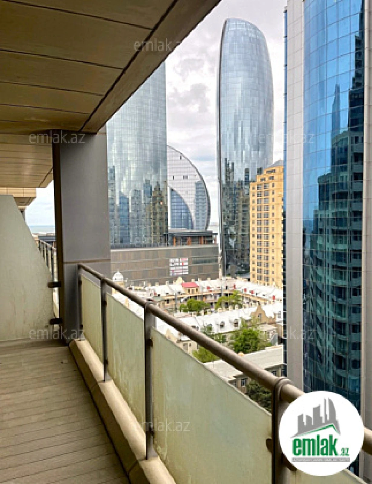 Satılır 4 otaqlı yeni tikili 180 m²