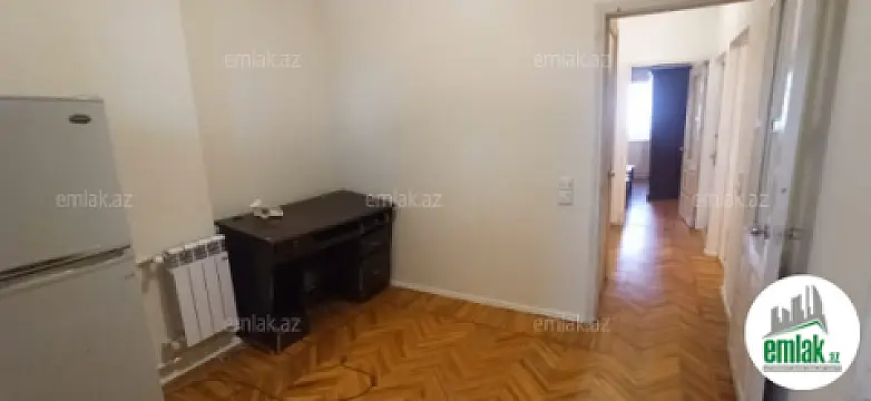 Satılır 3 otaqlı köhnə tikili 75 m²