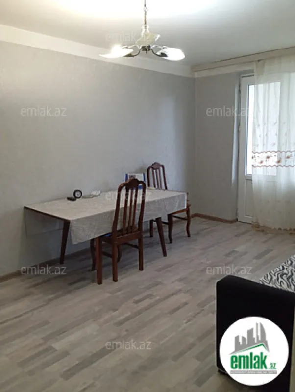 Satılır 2 otaqlı köhnə tikili 50 m²