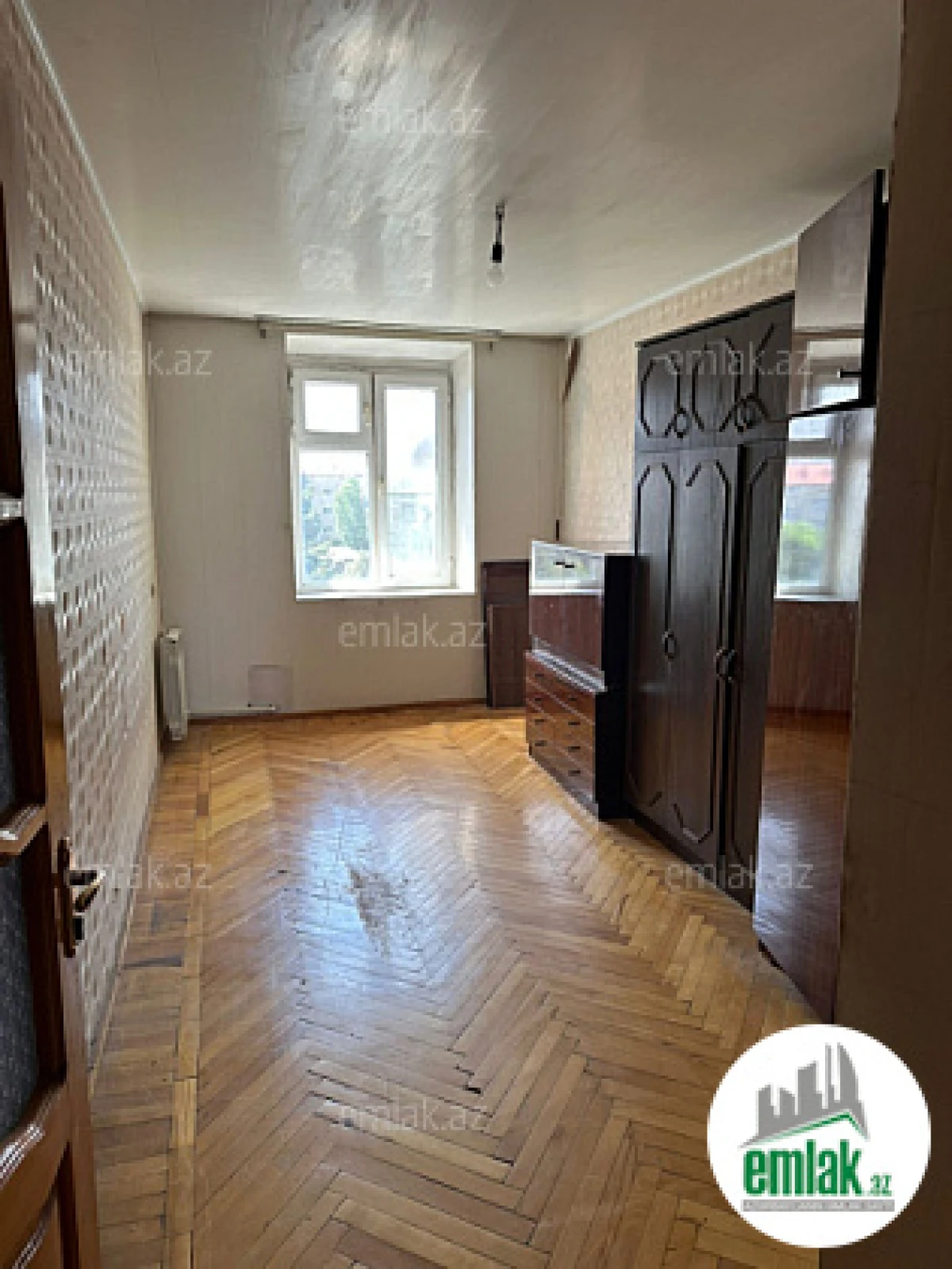 Satılır 2 otaqlı köhnə tikili 65 m²
