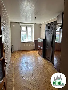 Satılır 2 otaqlı köhnə tikili 65 m²
