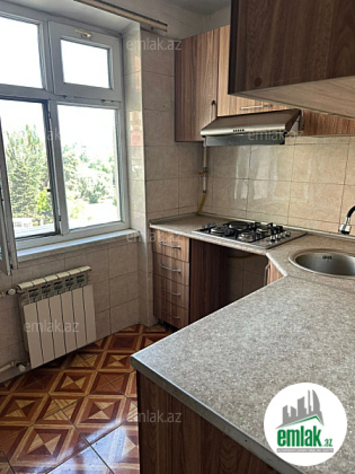 Satılır 2 otaqlı köhnə tikili 65 m²