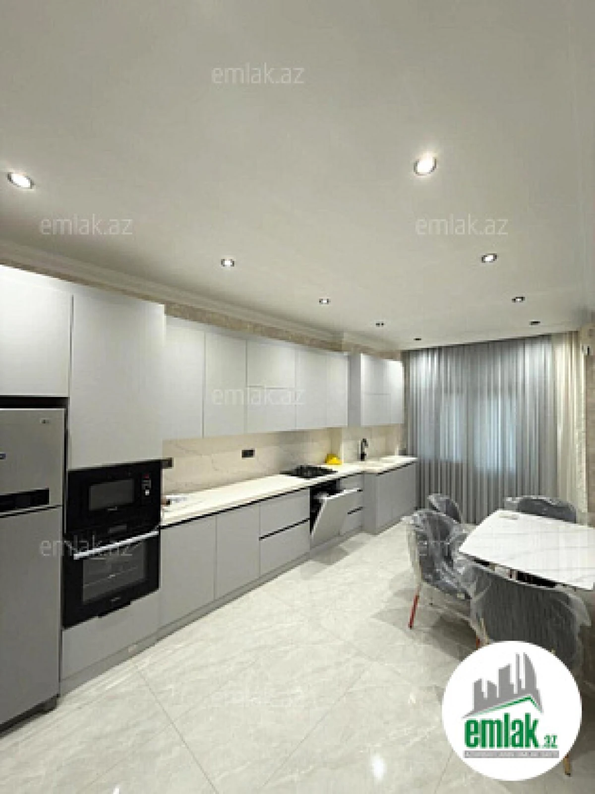 Satılır 3 otaqlı yeni tikili 120 m²