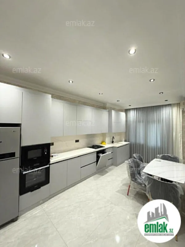 Satılır 3 otaqlı yeni tikili 120 m²