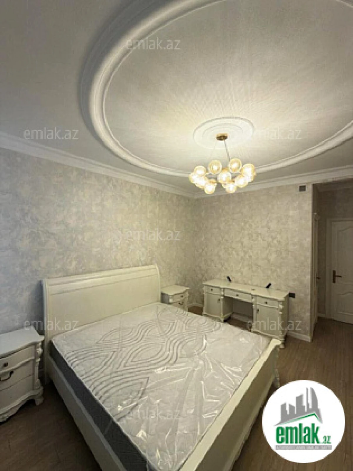 Satılır 3 otaqlı yeni tikili 120 m²