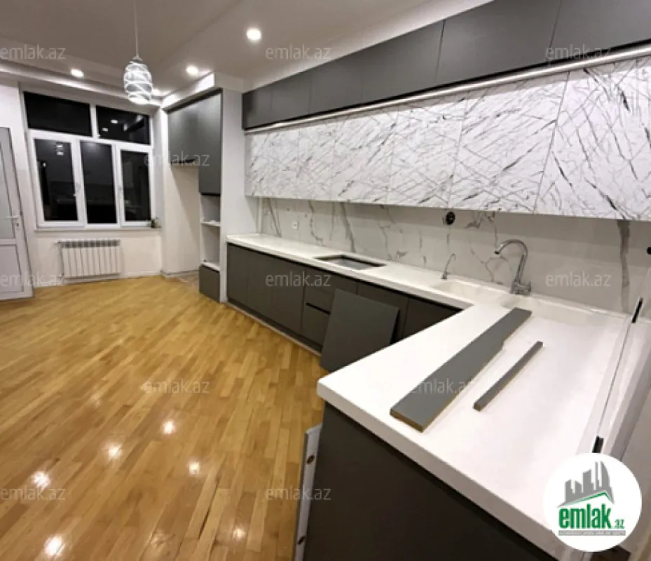Satılır 3 otaqlı yeni tikili 115 m²