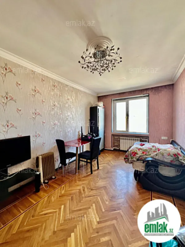 Satılır 3 otaqlı köhnə tikili 85 m²