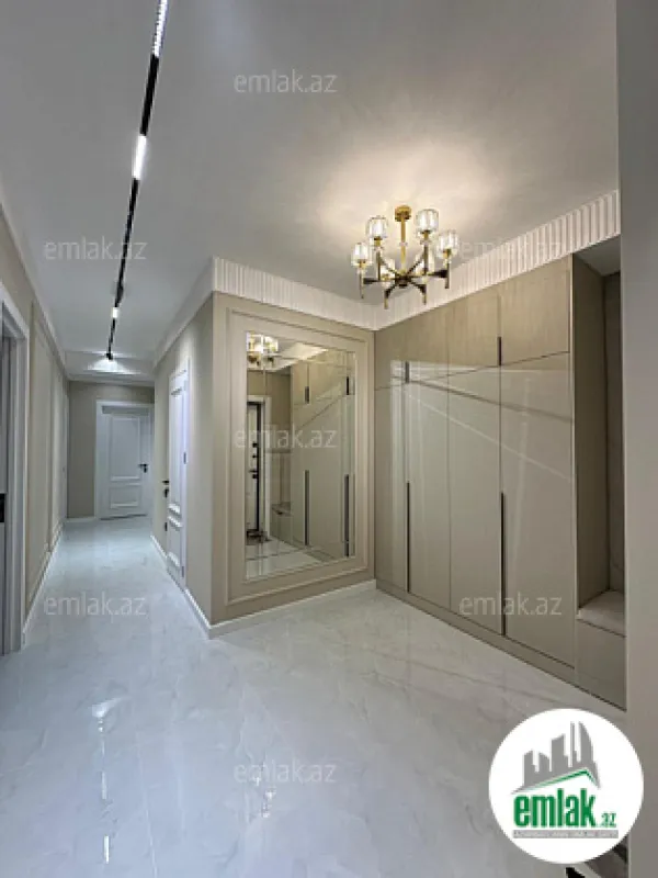 Satılır 4 otaqlı yeni tikili 140 m²