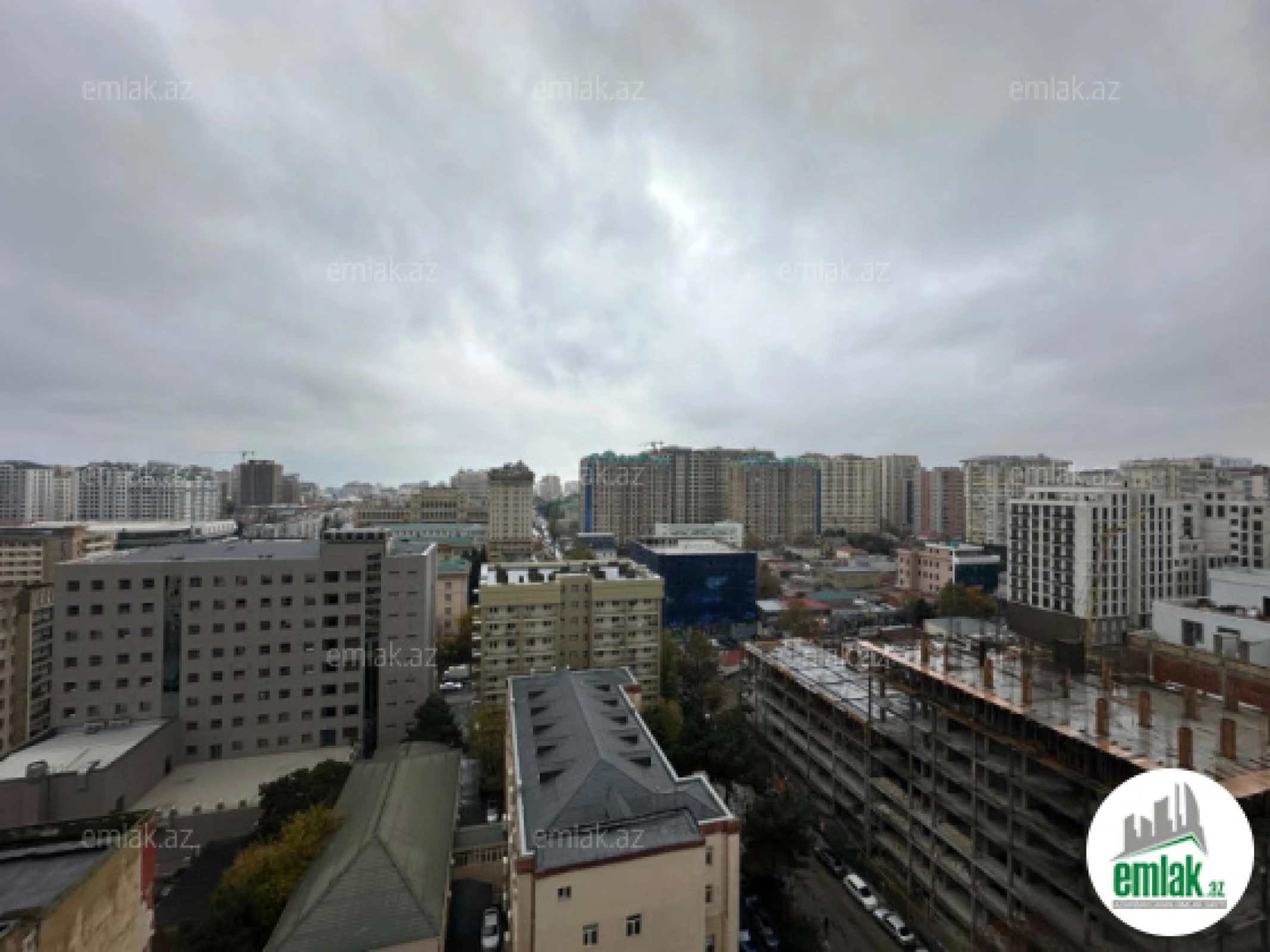 Satılır 4 otaqlı yeni tikili 140 m²