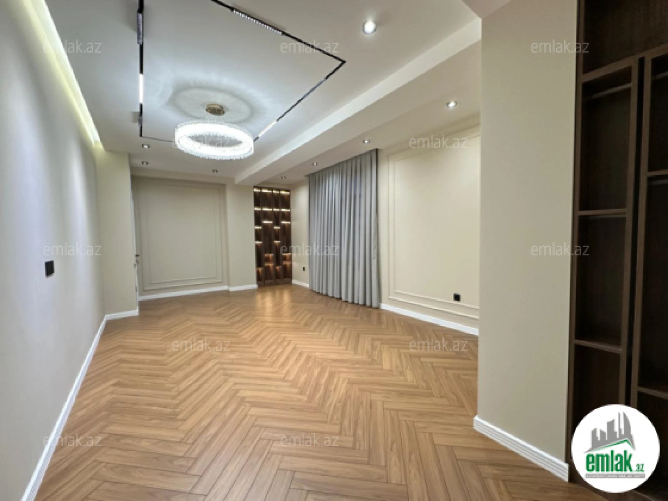 Satılır 4 otaqlı yeni tikili 140 m²