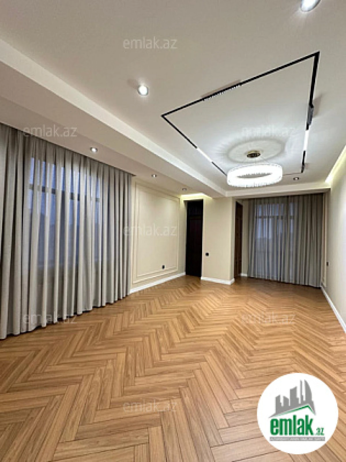Satılır 4 otaqlı yeni tikili 140 m²