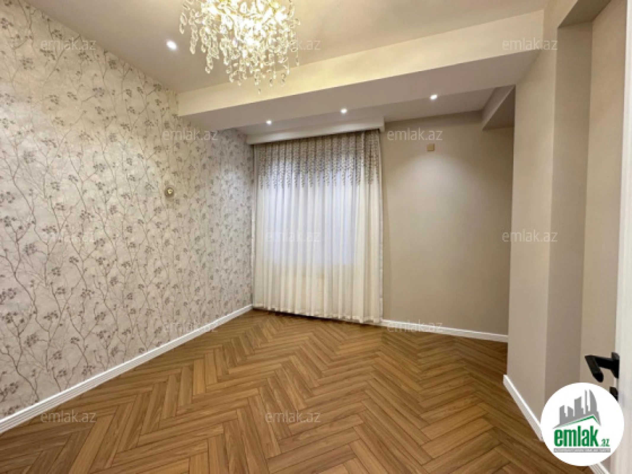 Satılır 4 otaqlı yeni tikili 140 m²