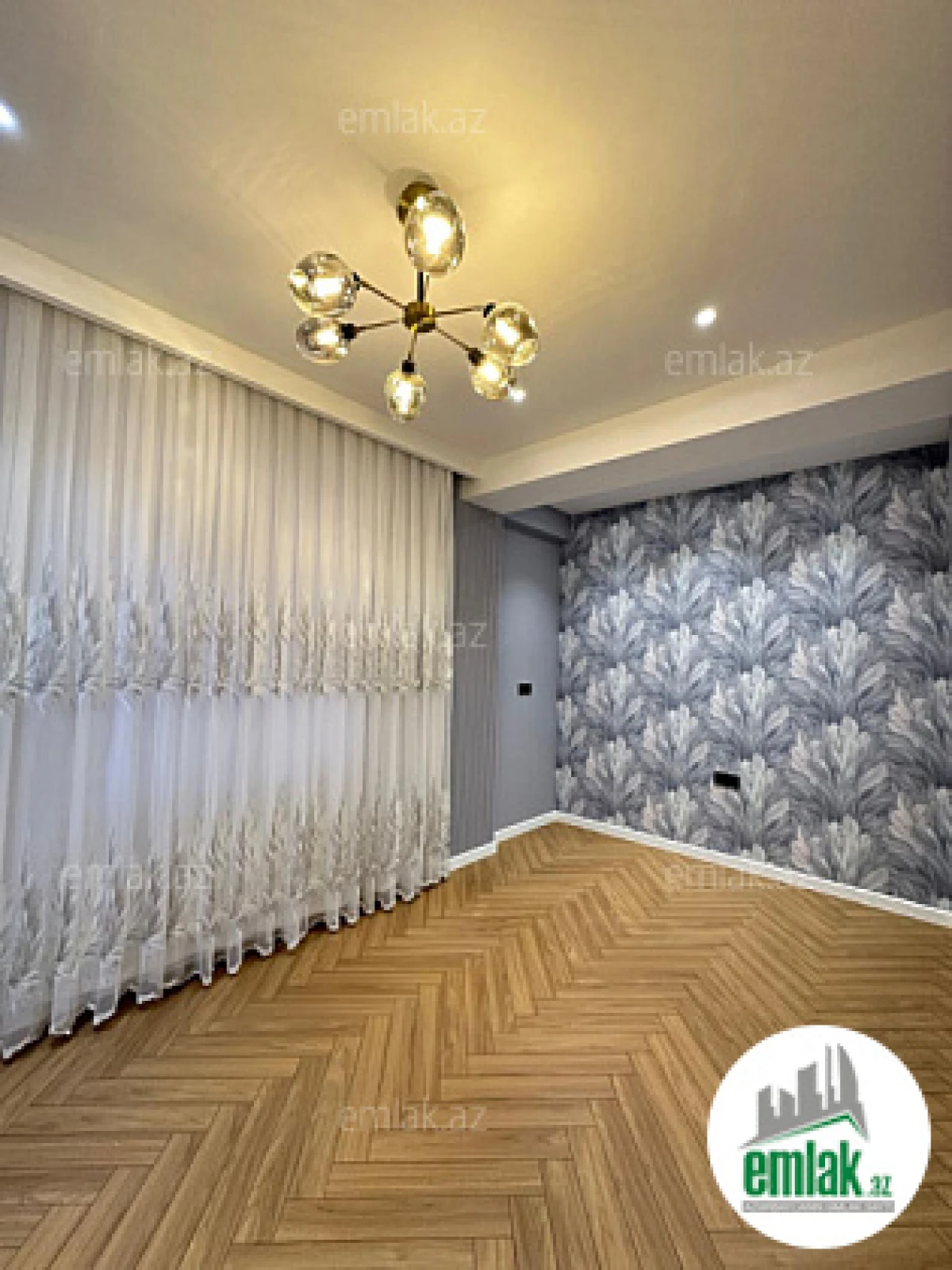 Satılır 4 otaqlı yeni tikili 140 m²