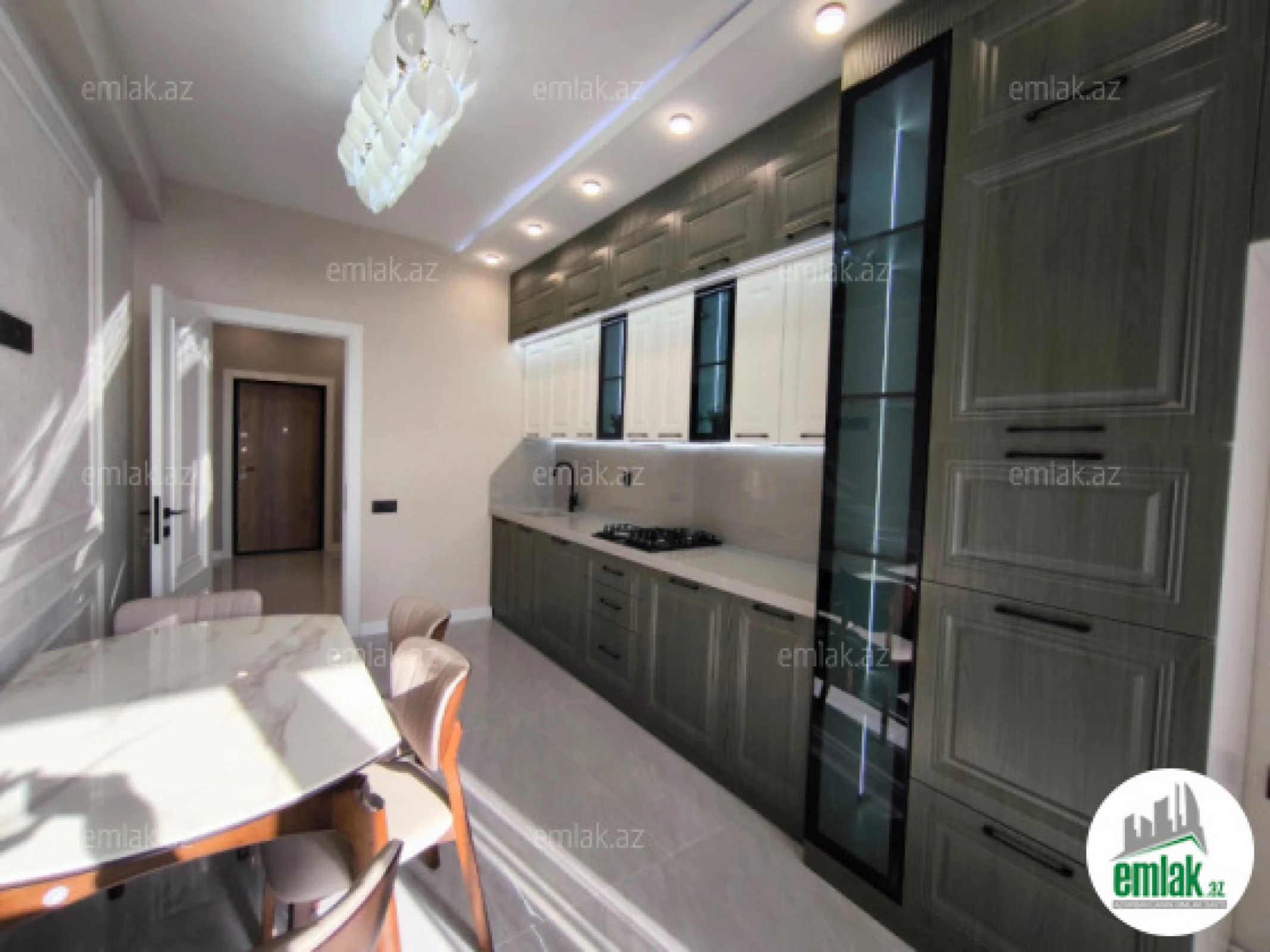 Satılır 3 otaqlı yeni tikili 105 m²