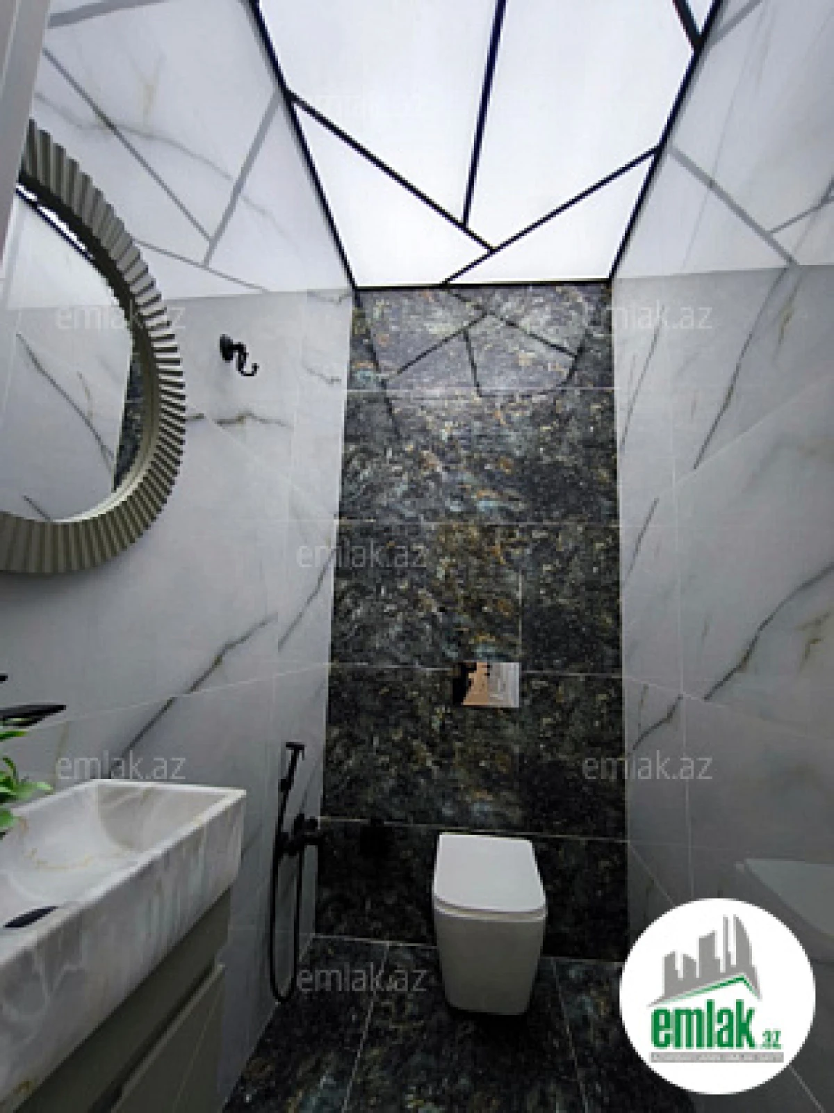 Satılır 3 otaqlı yeni tikili 105 m²