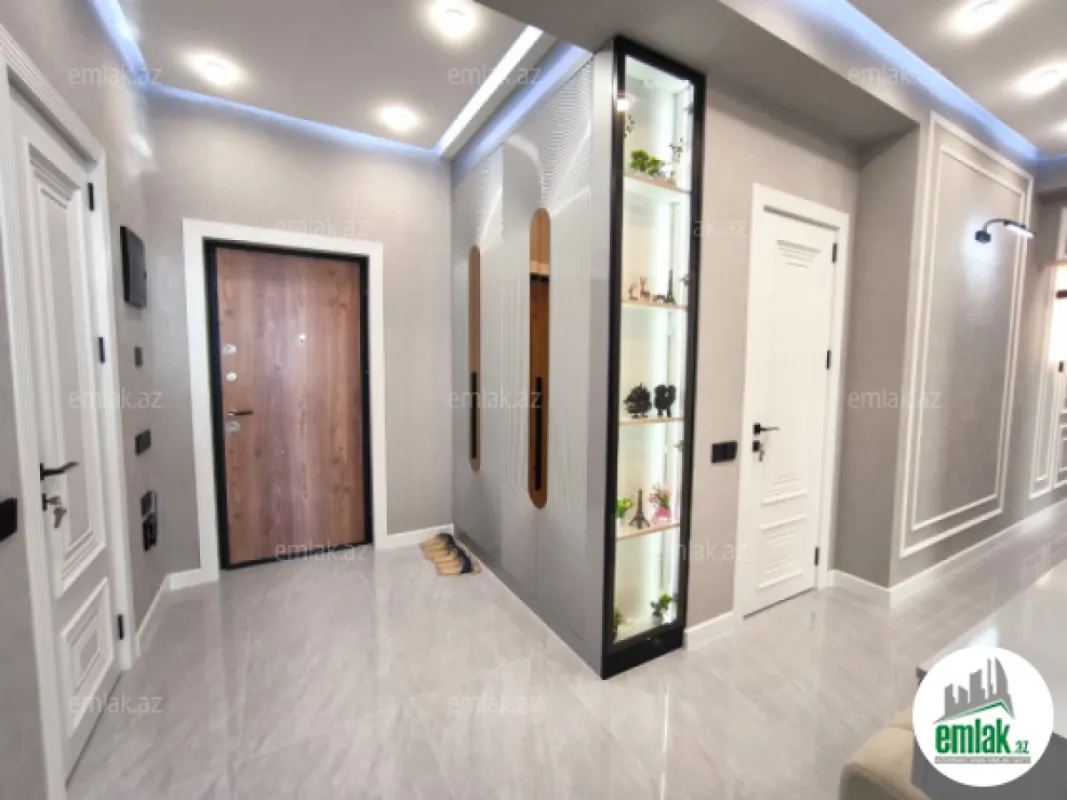 Satılır 3 otaqlı yeni tikili 105 m²