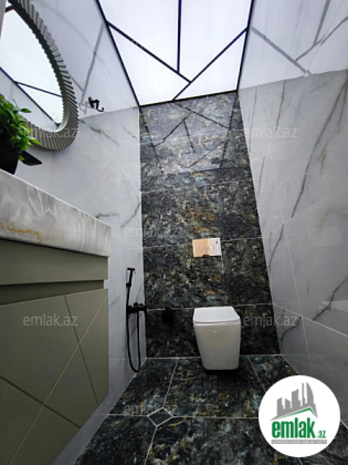 Satılır 3 otaqlı yeni tikili 105 m²